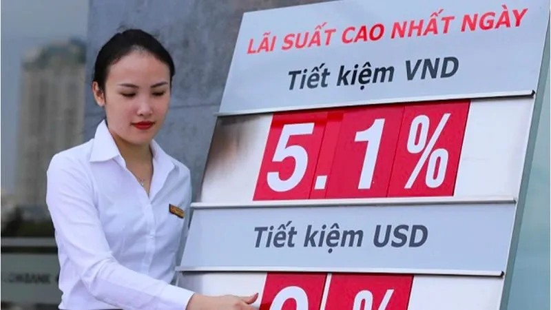 Lãi suất tiết kiệm là tỷ lệ phần trăm mà một ngân hàng trả cho người gửi tiền